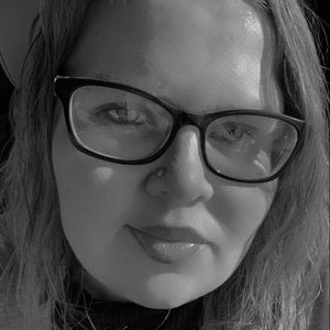 Meet your Posher, Holly